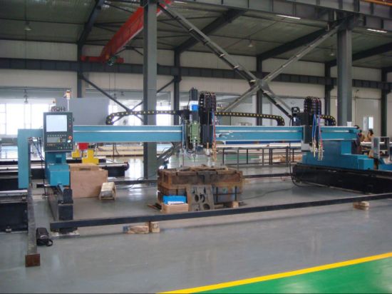 Lēti metālapstrāde CNC plazmas / liesmas griešanas mašīnas Ražotājs Ķīnā