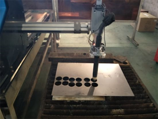 Jiaxin lokšņu metāla sagriešana tērauda alumīnija dzelzs plazmas griešanas mašīnas CNC plākšņu griešanas mašīna plazmas griešana
